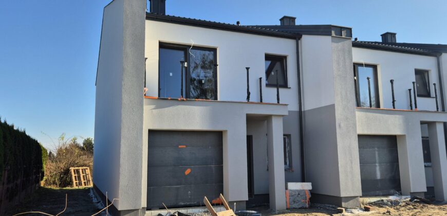 Duży segment narożny w Błoniu