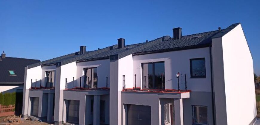 Duży segment narożny w Błoniu