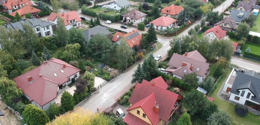 Dom na sprzedaż Błonie 244 m² – ogród, taras, 2 kuchnie