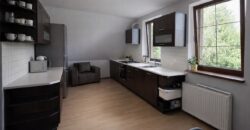 Dom na sprzedaż Błonie 244 m² – ogród, taras, 2 kuchnie