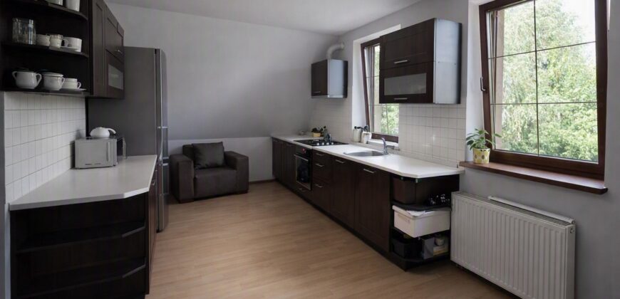 Dom na sprzedaż Błonie 244 m² – ogród, taras, 2 kuchnie