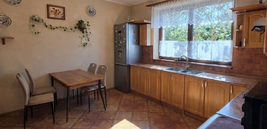 Dom na sprzedaż Błonie 244 m² – ogród, taras, 2 kuchnie